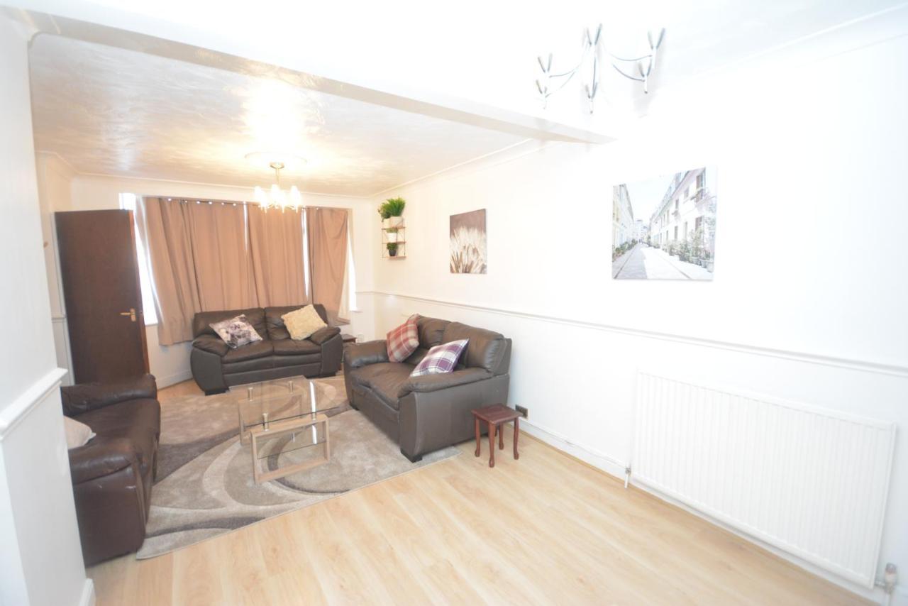 London Luxury 5 Bedroom House 2 Min Walk To The Tube Station Dagenham Exterior photo